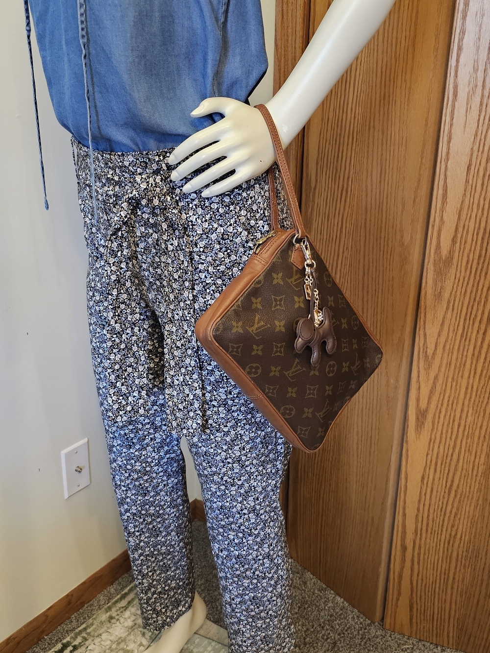 Louis Vuitton Vintage Pochette Sport Clutch - Picture 12 of 13